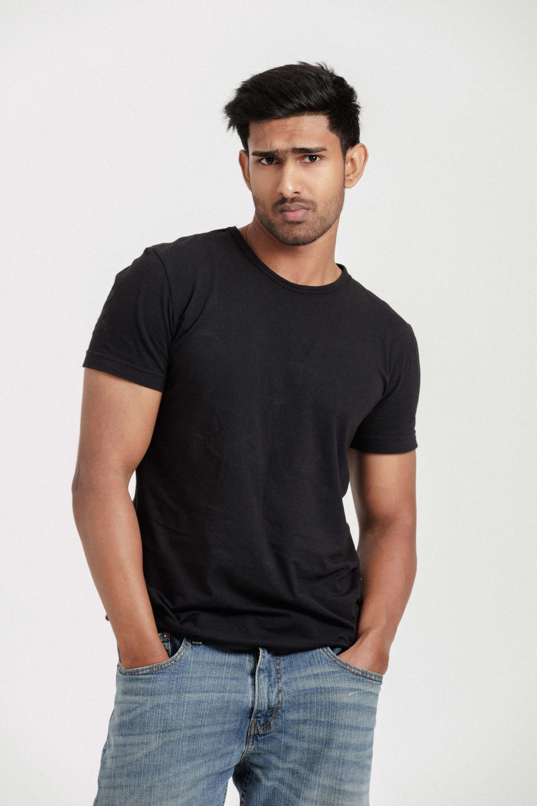 Chamodith Look 3
